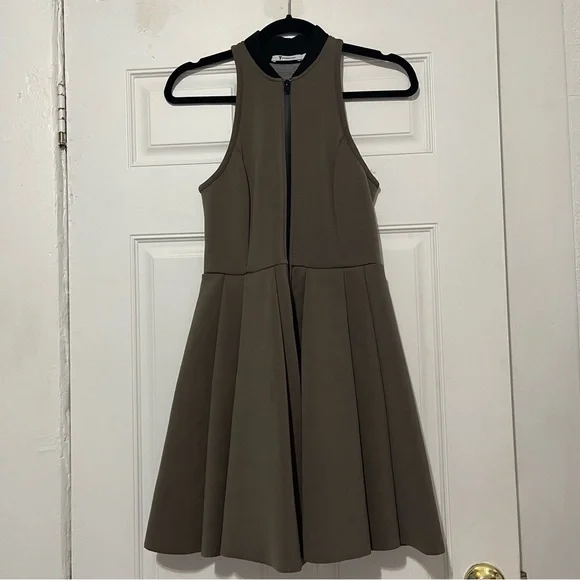 green emerald velvet dress Alexander Wang // Green Short Sleeve Dress  VSP Consignment